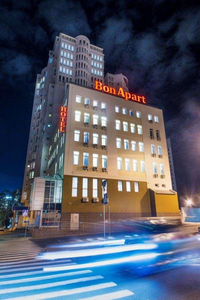 Bonapart Hotel By Uhm Kiev Exterior foto