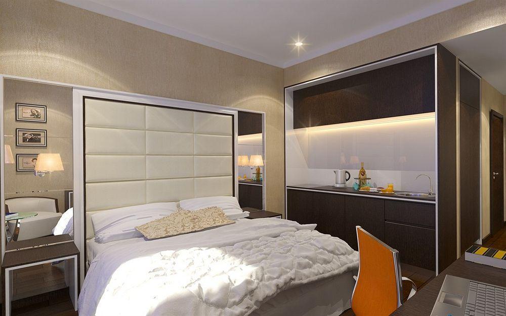 Bonapart Hotel By Uhm Kiev Exterior foto